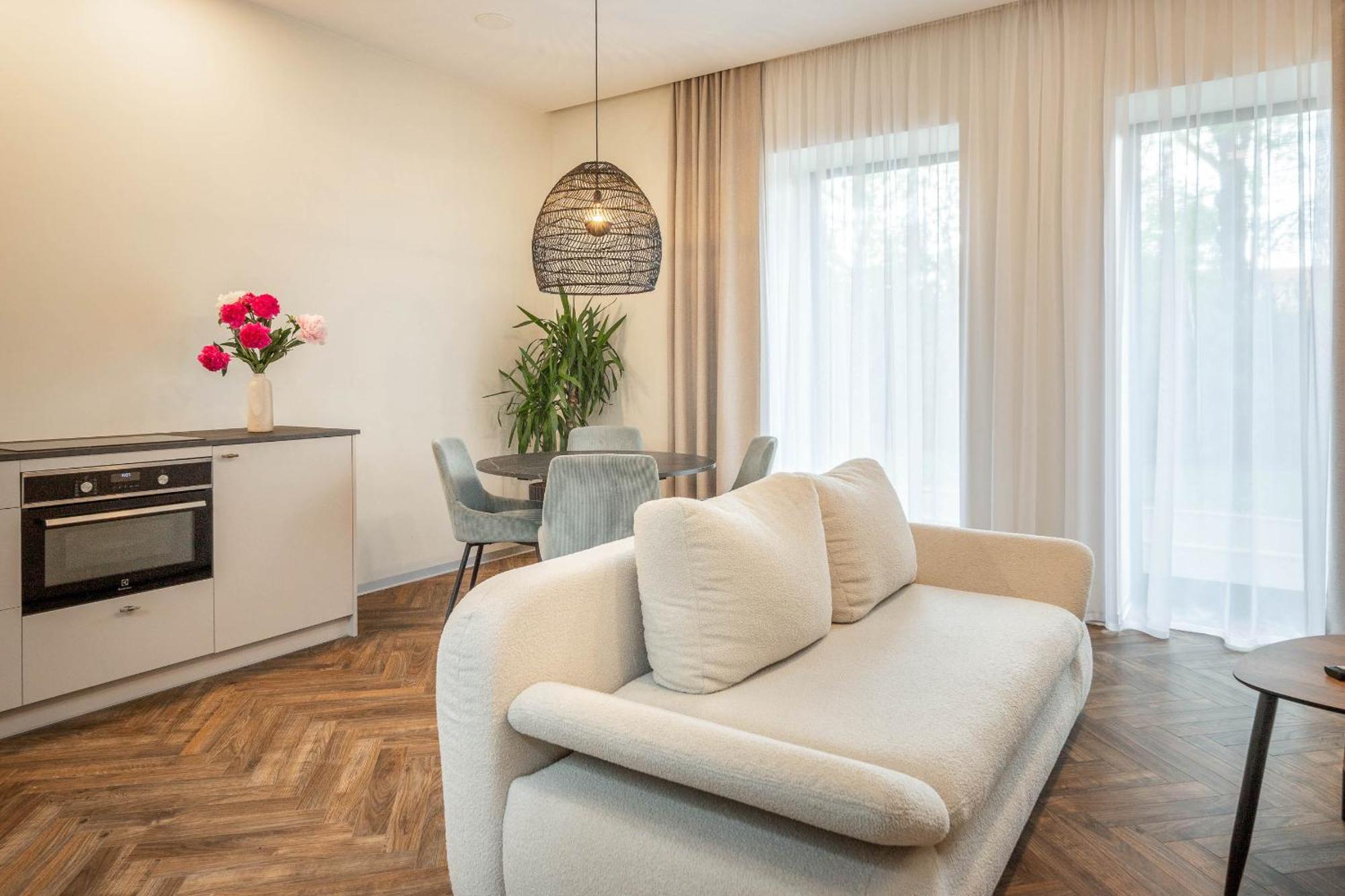 Green House Downtown Apartments With Private Free Parking And Bike Storage Klaipėda Kültér fotó