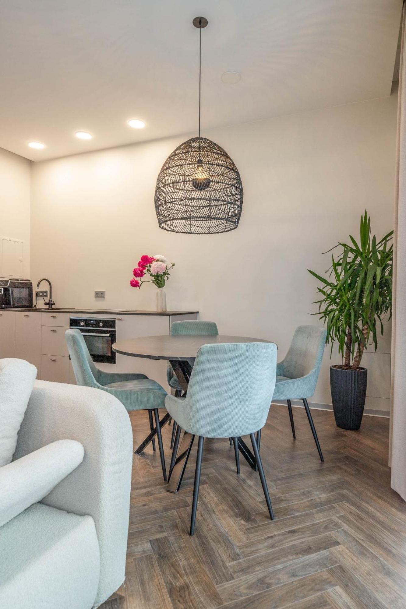 Green House Downtown Apartments With Private Free Parking And Bike Storage Klaipėda Kültér fotó